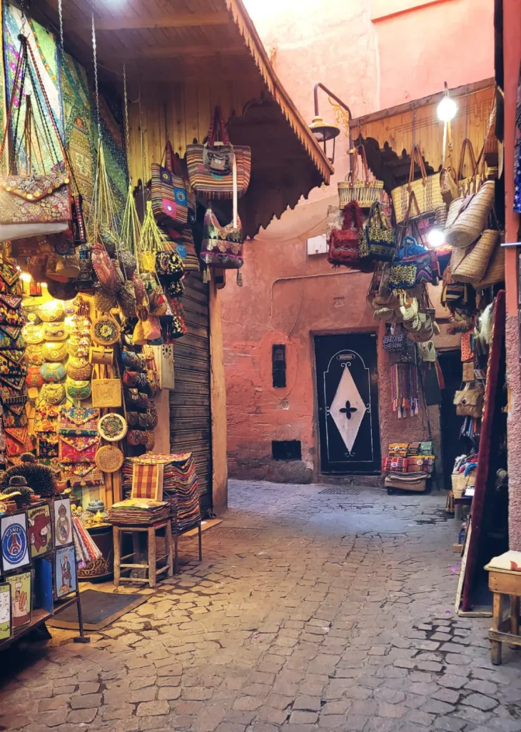 Ruelle d'un marché au maroc