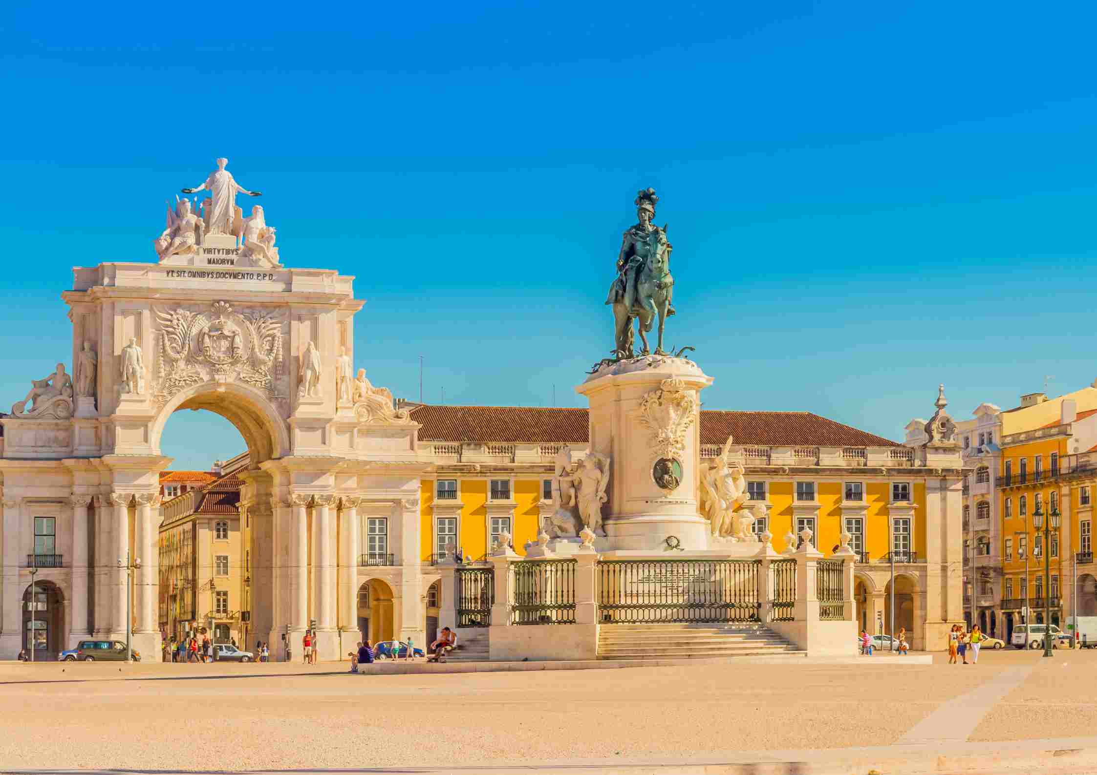 Lisbonne-place du commerce-portugal