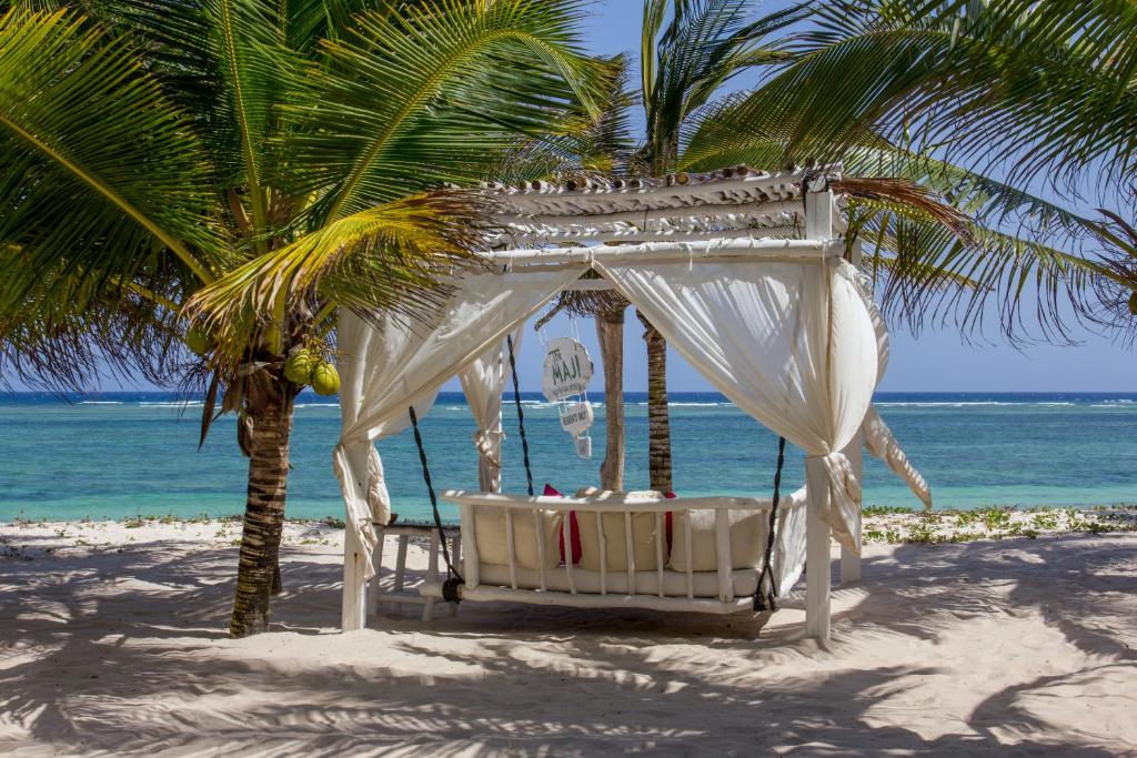 maji-hotel-plage-diani