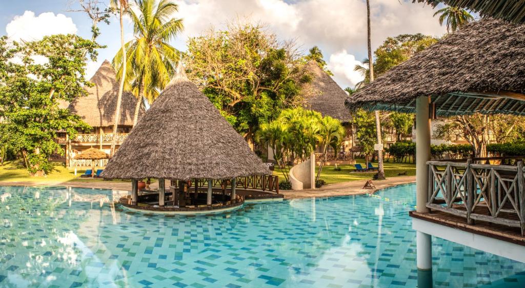 neptune-palm-diani-piscine