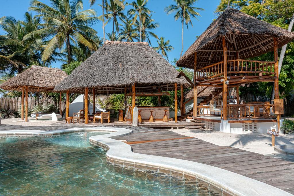 waterlovers-beach-resort-diani-hotel