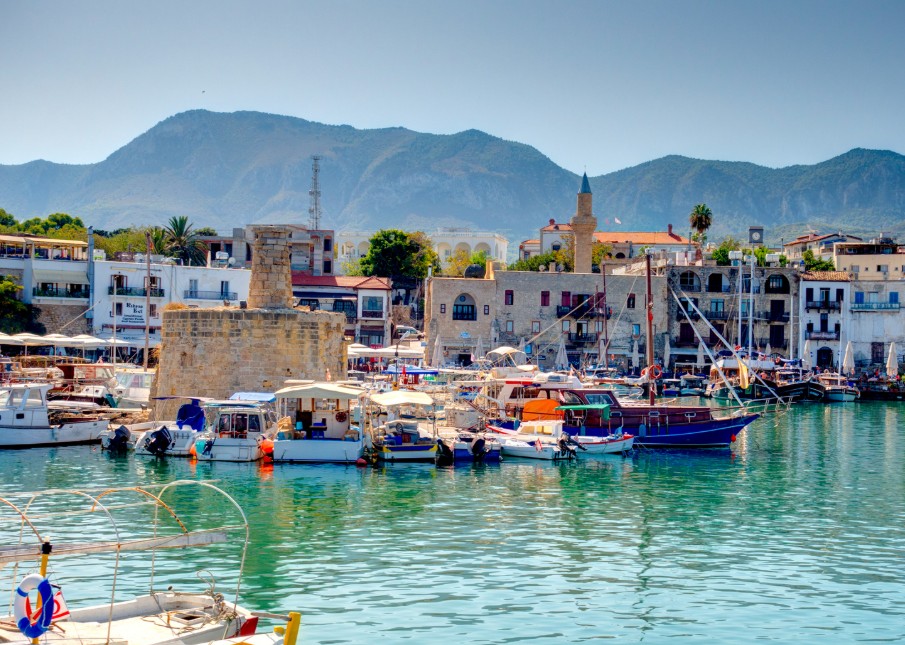Kyrenia-harbour-port-chypre