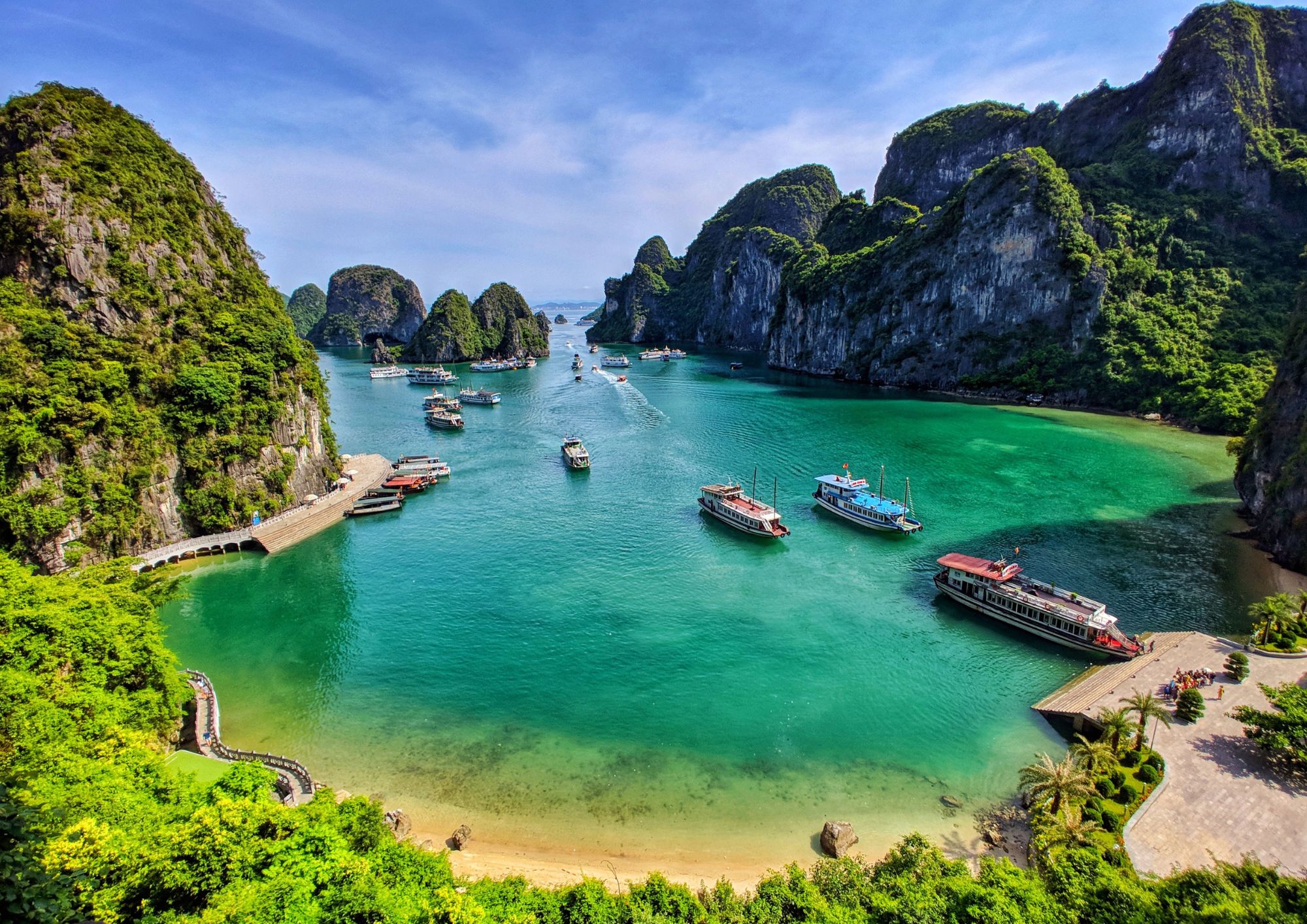 baie-d'ha-long-îlots karstiques-vietnam