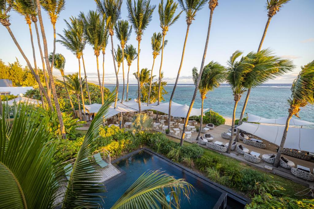 ness-by-ocean-piscine-plage