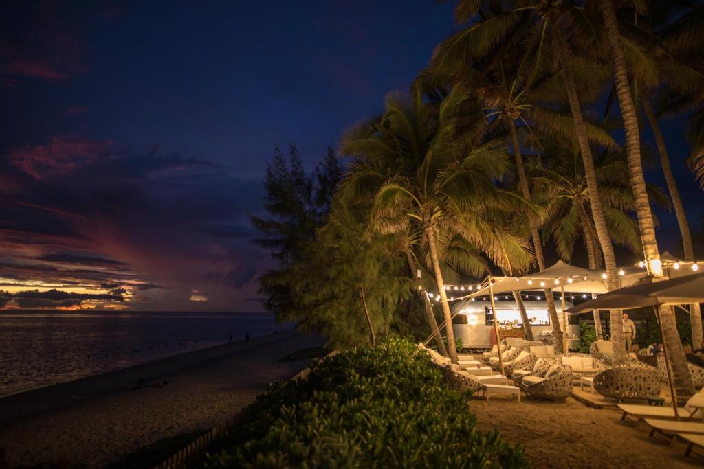 plage-bar-ness-by-ocean