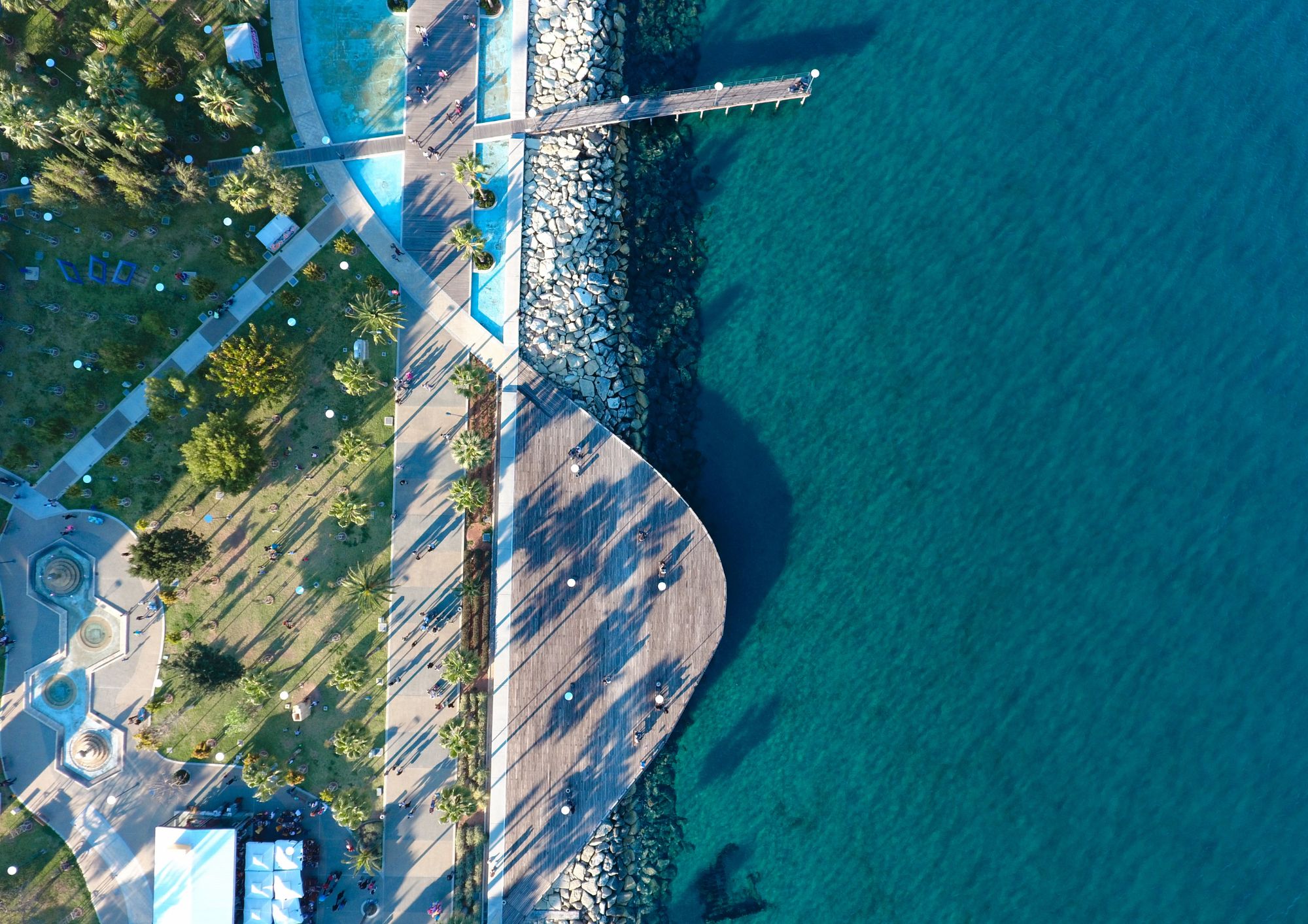 promenade de molos-limassol-chypre